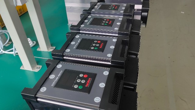 别再被名字绕晕了：SCR调功器和晶<i style='color:red'>闸管调压器</i>本就是同一台设备