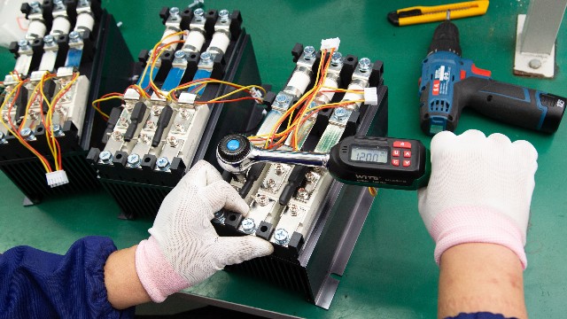 选择信赖：超8000家工业客户为何将温度命脉交予合泉